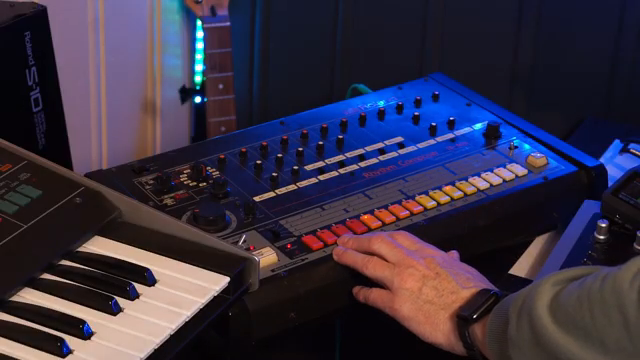 Espen Krafts Klangstadt: Cyberpunk-Schatten atmen