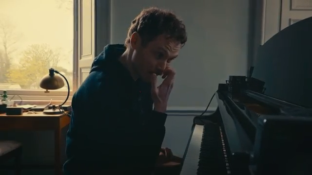 CROW HILLs Absurdly Quiet Piano: Wo Stille singt