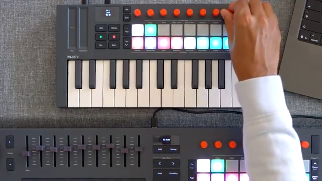 Sanjay Cs FLkey 2 Test: OLEDs, Endlos-Encoder und eine MIDI-Meuterei