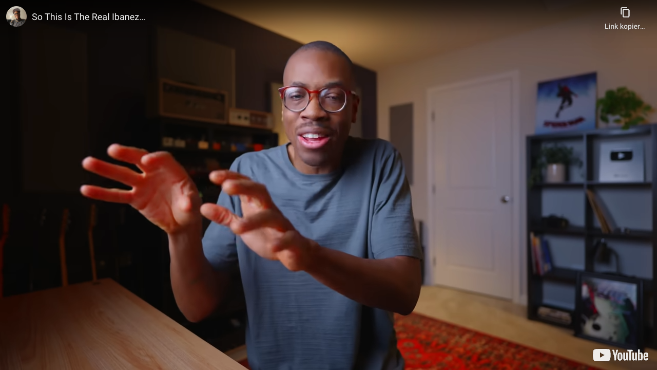 ...mit dem Namen Tyler einfach überall auf dem Headstock.