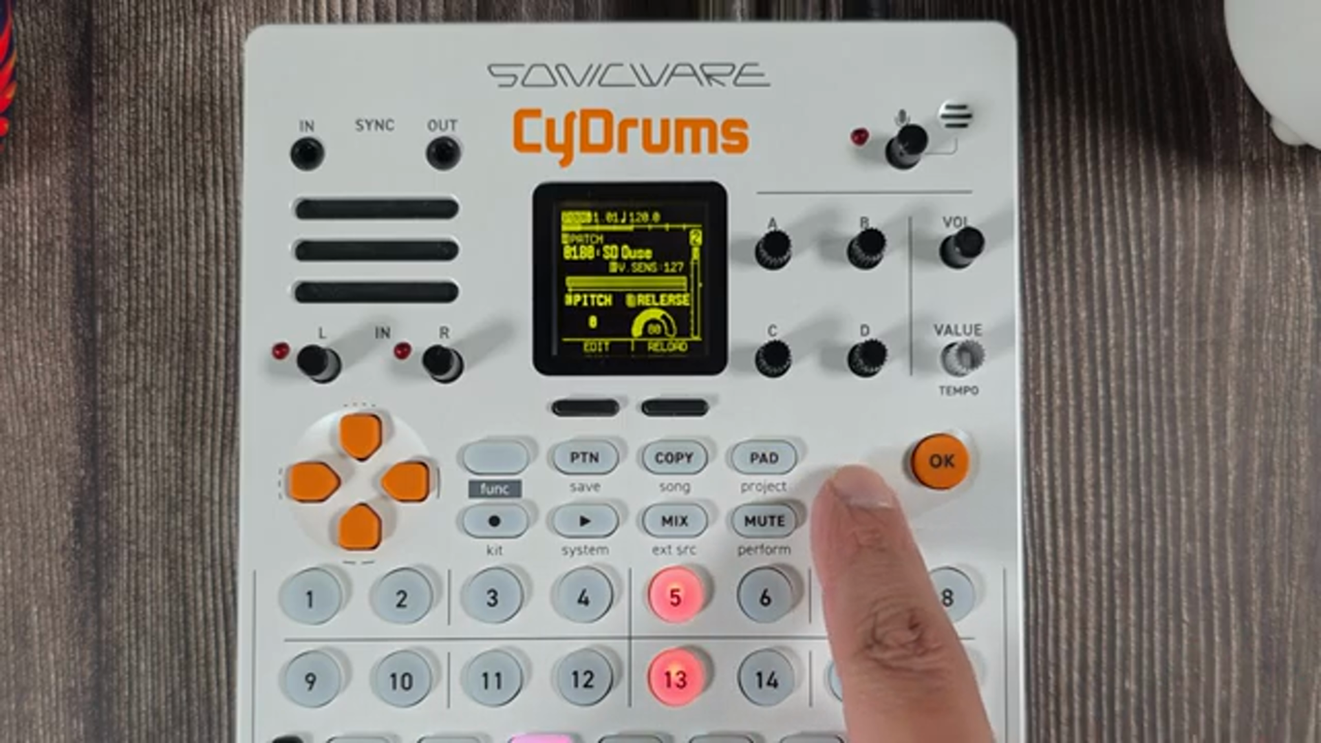 Auf den CYDRUMS kann jedes Projekt bis zu 128 Patterns halten.