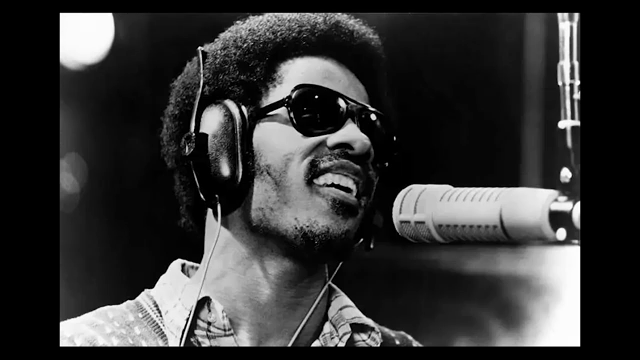 Obwohl es toll ist, diese Profis mit diesen Mikros zu sehen, gibt es nur einen Profi, an den ich denke, wenn ich an das RE-20 denke. Und…