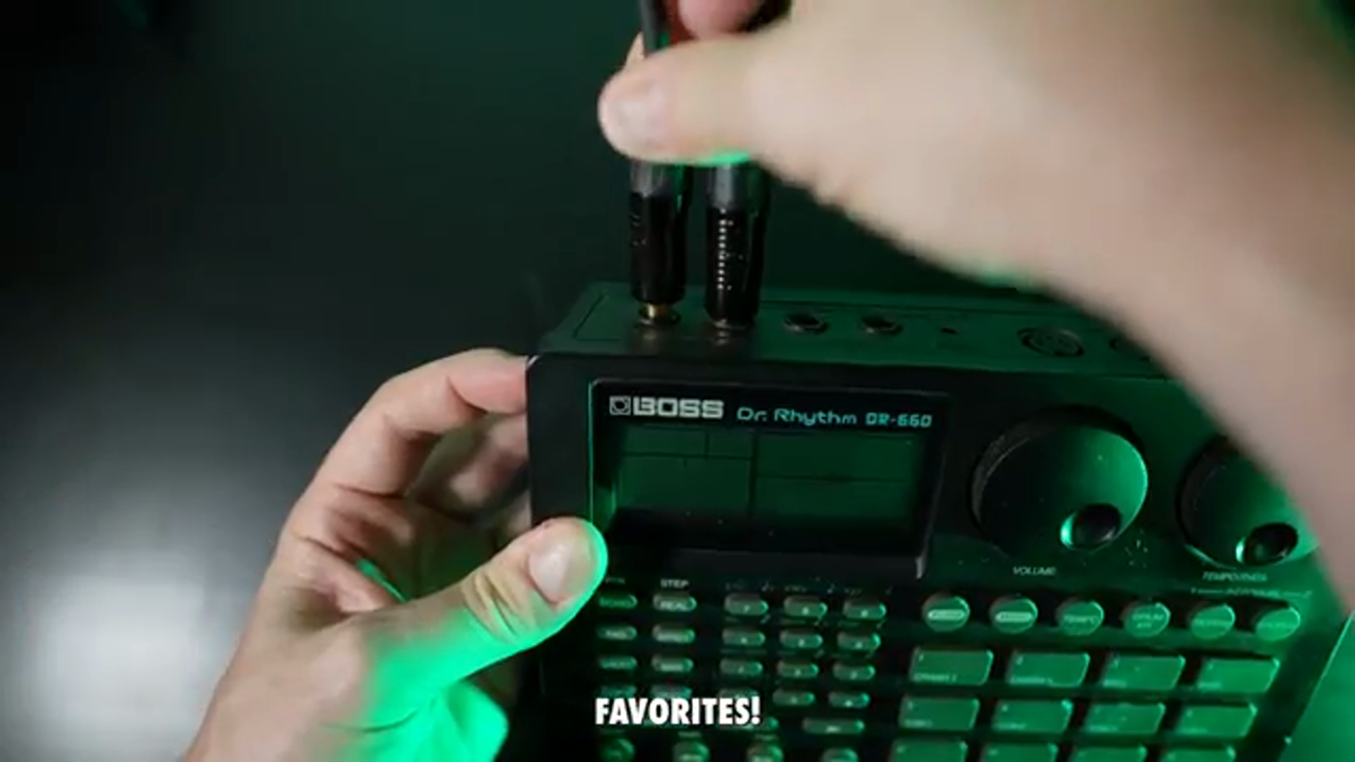 Lassen Sie sich von der Größe nicht täuschen, sie ist klein, aber sie trifft hart.