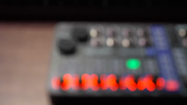 Der L6 verfügt über MIDI TRS Typ A Ein- und Ausgänge.