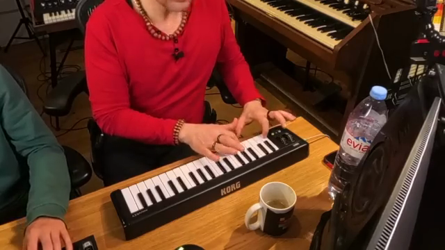 Die Effekte auf diesem Ding. Verrückt. Wir kommen dazu.