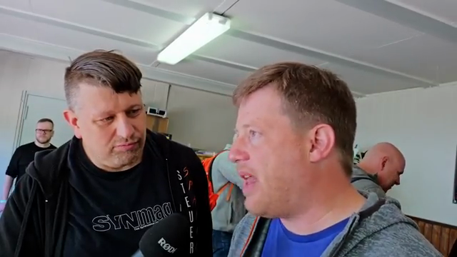 Aktuell werden die Projekt-Files abgelegt, die kann man dann auch irgendwie, keine Ahnung, einen Kumpel schicken oder irgendwo hochladen.