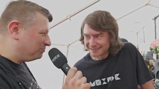 ...2800 kosten die und gibt es über unsere Homepage, könnt ihr auf die Warteliste drauf...