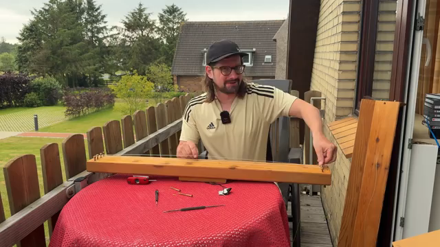 Ich denke nicht, dass man das oft machen sollte, da das alles Holzschrauben sind.