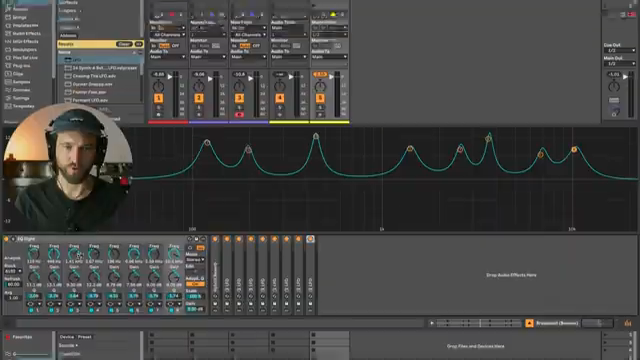 So wie Sie sehen können, habe ich jetzt LFOs auf praktisch jede Frequenz bei sehr unterschiedlichen Zeiten abgebildet.