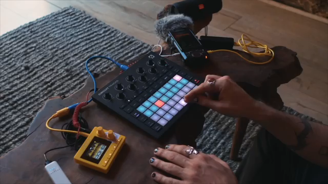 Sie könnten ein Gerät wollen, das völlig autark ist, damit Sie einfach sitzen und Musik machen können.