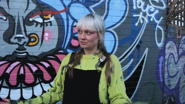 Ich denke, in diesem Fall war es eine Erkundung, weil ich die Nacht zuvor dachte, weißt du, eigentlich möchte ich mit Ambient anfangen.