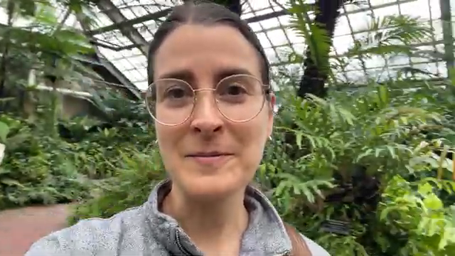 Es ist so schön. Wir machen gerade einige erste Sound-Check-Tests.