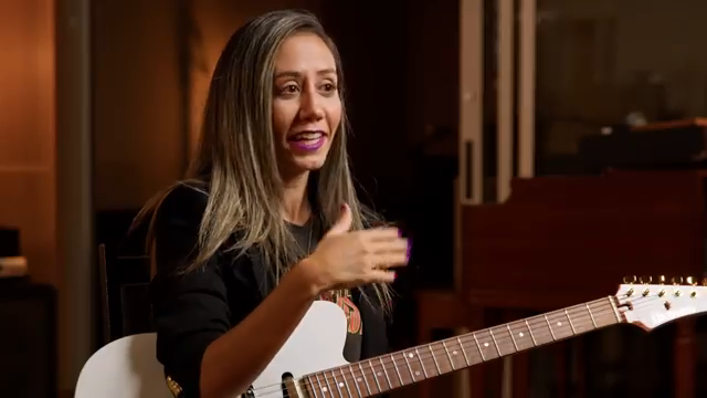 Es wird nicht zu ernst, wenn man ins Geschäft und in die professionelle Seite davon einsteigt, aber wenn man die Freude daran bewahrt, die…