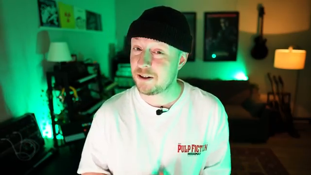 Jeder Sound, den ihr hört, kommt direkt aus dem FOURM, ohne jegliche Bearbeitung außer etwas Reverb und manchmal ein bisschen Delay.