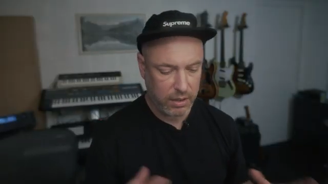 Indem ich beim Aufnehmen die von mir zugewiesenen Parameter durch Drehen der Knobs moduliere, kann ich aus einem ganz einfachen Synth-Sound…