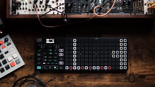 Ich würde sagen, er ist dem Beatstep Pro sowohl funktional als auch preislich überlegen.