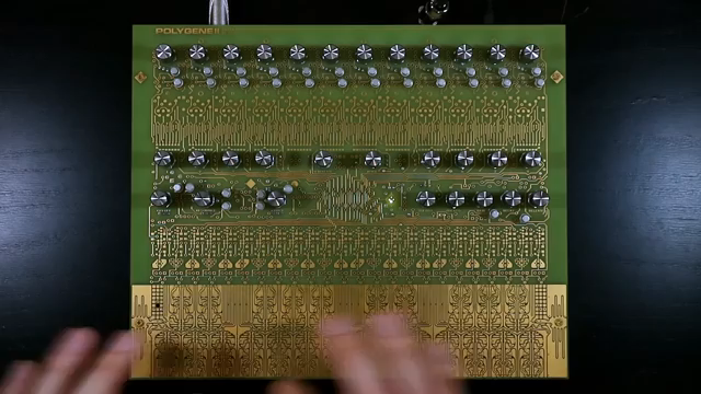 Die Tastatur ist innerhalb dieser 12-Ton-Skala komplett frei stimmbar.