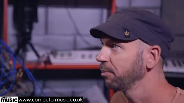 Ich randomisiere gerne vieles, und so entstehen Dinge, die es sonst nie geben würde, wenn ich dieses Chaos nicht erschaffen würde.