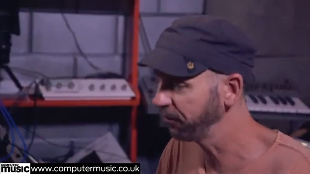 Ich habe im Grunde einen echten Drummer dazu gebracht zu glauben, ich hätte ihn in diesem Track gesampelt, und das hat ihn umgehauen.