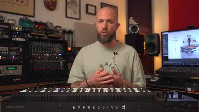 There's two main sections of control in Soliste. You have the pitch and the bow.