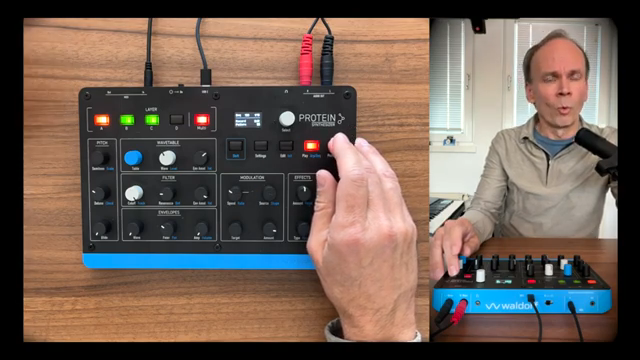 Im normalen Modus würde jede Taste, die Sie drücken, Ihre Sequenz chromatisch transponieren. Aber sie kann auf ein Raster eingerastet…