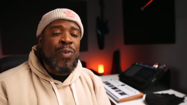 Ich habe die MPC 2500 bis heute. Ab und zu schalte ich sie noch an, reinige die Pads und mache vielleicht noch einen Beat darauf.