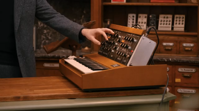 Sättigung erzeugt Obertöne durch die Verzerrung, die auftritt, wenn ein Eingangssignal die Headroom eines elektronischen Geräts…