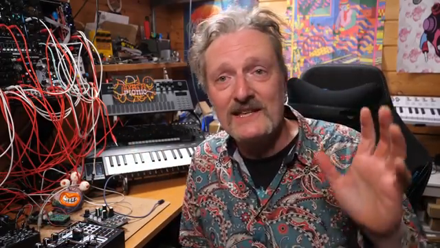 Komm vorbei, genieß die Gesellschaft anderer Synthesizer-Leute und tauch ein in Sounds und Performances, die du sonst nirgends hörst.