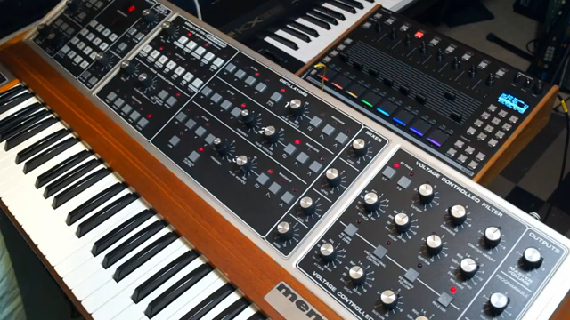 Wenn das eingehende Clock-Signal vom S2400 den Sequencer im richtigen Tempo starten kann, wäre das das Sahnehäubchen.