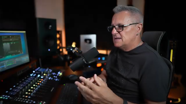 Es macht kleine Mikroanpassungen an bestimmten Frequenzen.