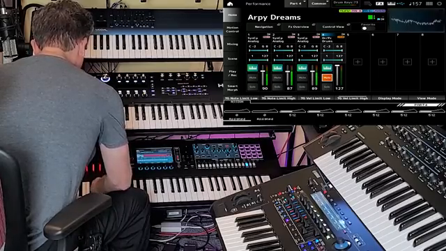 Er folgt meinem unperfekten Drumming, und obwohl mein Tempo langsamer und schneller wurde, blieb er im Takt mit dem, was ich gemacht habe.