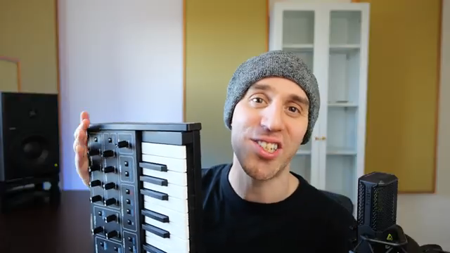 Sie haben für diesen Synth ein komplett neues Keyboard entwickelt, das wirklich ausdrucksstark und richtig spaßig zu spielen ist.