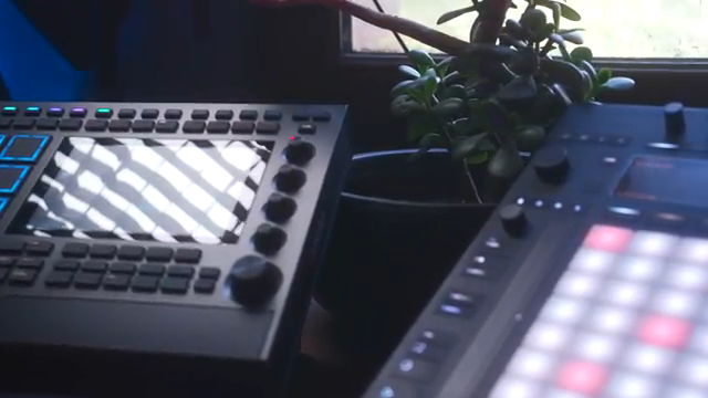 The Midlife Synthesist im Showdown: MPC Live 3 vs Ableton Push 3 – Wer regiert das Standalone-Reich?