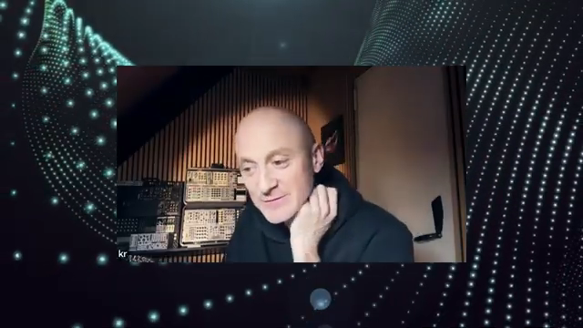 Schau, wo ich jetzt bin, mache Musik mit Maschinen. Dinge ändern sich eben.