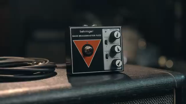 Part of the magic in this unique circuit is a split input stage, which means you can blend both a clean and fuzz signal path together.