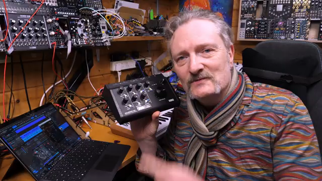 Sie haben einen Filter eingebaut. Warum, fragst du? Keine Ahnung, aber es macht verdammt viel Spaß und er ist da.