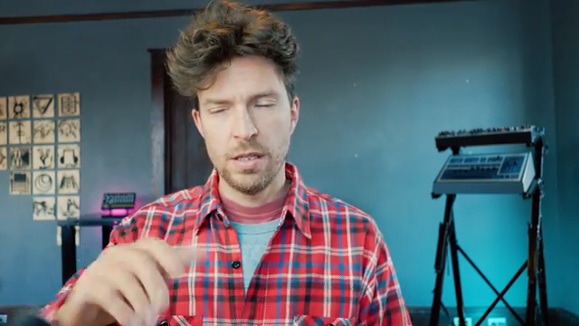 Ja, es ist eine Maschine mit nur flüchtiger Fähigkeit, Erfahrungen zu speichern, die für uns selbstverständlich sind.