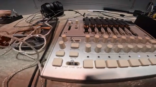 Sam Gutman auf der NAMM 2026: Synths auf Abwegen