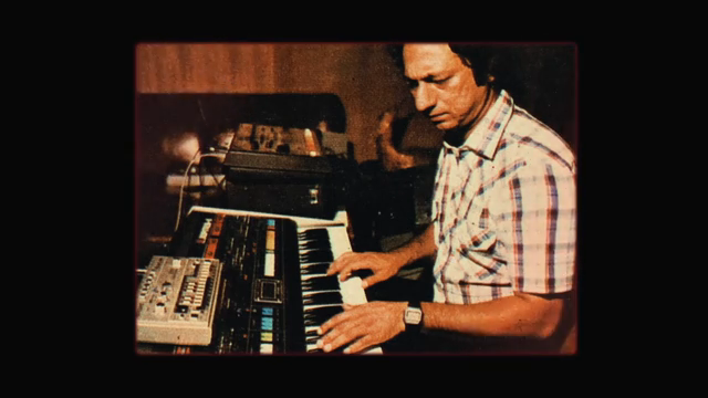 Singh kam auf die Idee, damit synthetisierte Versionen indischer Ragas mit einem zeitgenössischen Disco-Beat zu erschaffen.