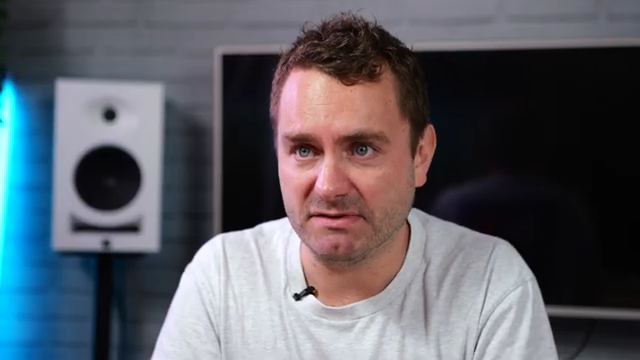 Wenn wir tausende dieser Modes kombinieren, können wir nachbilden, wie ein realer Raum resoniert, und das mit einem hohen Maß an Tiefe und…