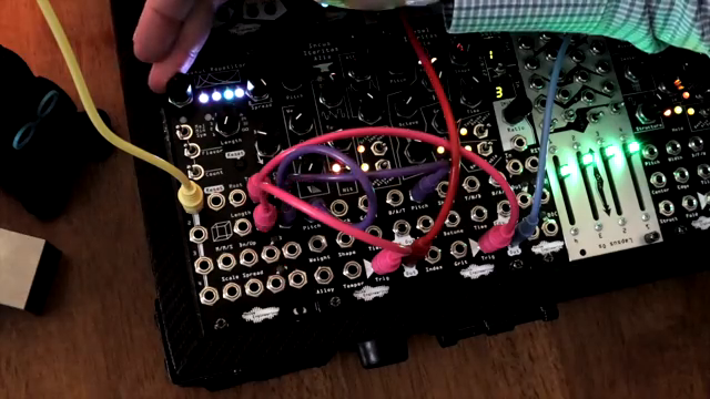 Noise Engineering Gamut Repetitor: Quad-Quantisierter Zufallsspannungs-Generator entfesselt