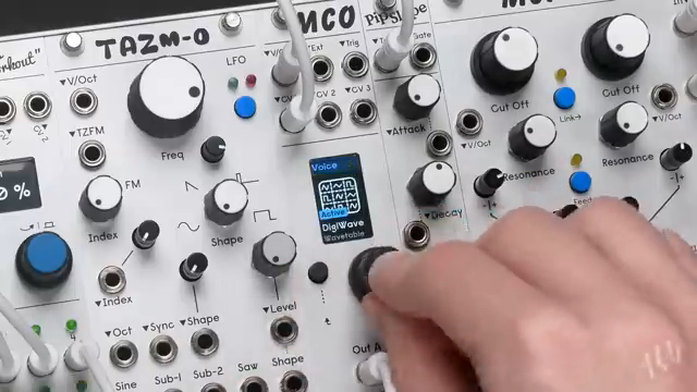 Hat man eine Lieblingseinstellung gefunden, lässt sie sich einfach für den späteren Abruf in einem der 32 Benutzer-Presets speichern.