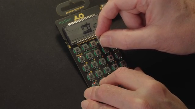 Hör mal, wie viele Variationen. Nur ein einziger Drum-Sound. Glitchy AF.