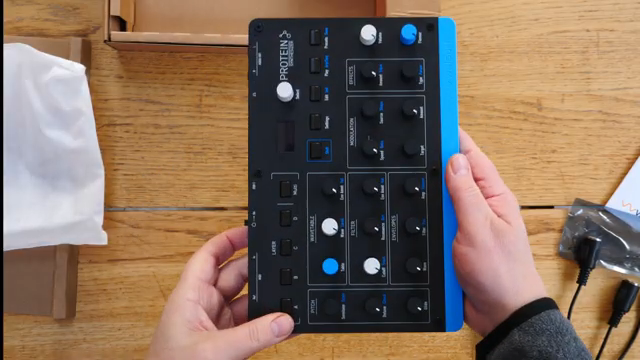 In diesem haben wir direkte PPG-Abstammung, denn wie beim PPG und Microwave I, II und dem XT enthält dieses die 8-Bit-Versionen dieser…