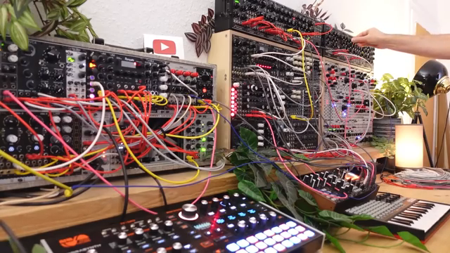 Aber der Track hat viele Probleme. Das Intro würde von mehr Details in den Parts profitieren, und dadurch klingen Bass und Haupt-Lead…