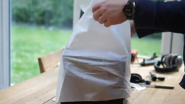 Die haben da echt ein Kaninchen aus dem Hut gezaubert und die Physik mit der Größe ausgehebelt.