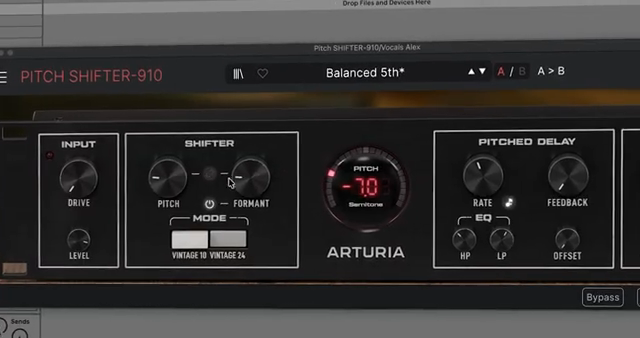 Anstatt perfekt transparente Pitch-Korrektur zu liefern, erzeugt diese Art der Bearbeitung Bewegung, Textur und charakteristische Artefakte…