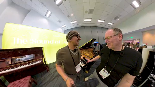 280.000 US-Dollar für dieses Instrument hier.