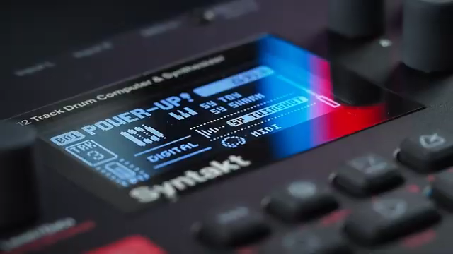 Ja, er spielt jetzt Samples. Aber das ist nicht die eigentliche Story.