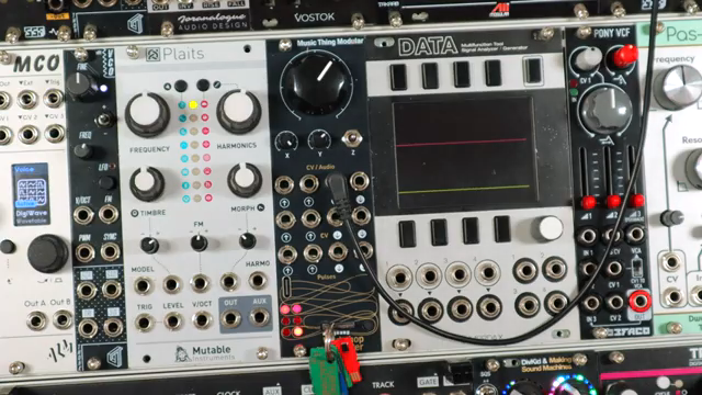 Du kannst sie herunterladen oder jetzt zwei davon auswählen und sie als Paar auf der linken und rechten Seite des Moduls laufen lassen.